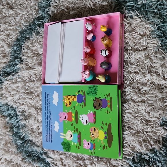 Peppa Pig My Busy Book Peppa Pig EUC - Picture 4 of 5